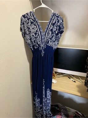 V-Neck Navy Paisley Maxi Dress with Smocked Waist